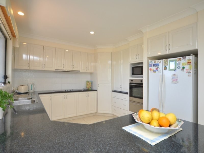 23 Manra Way, Pacific Pines QLD 4211