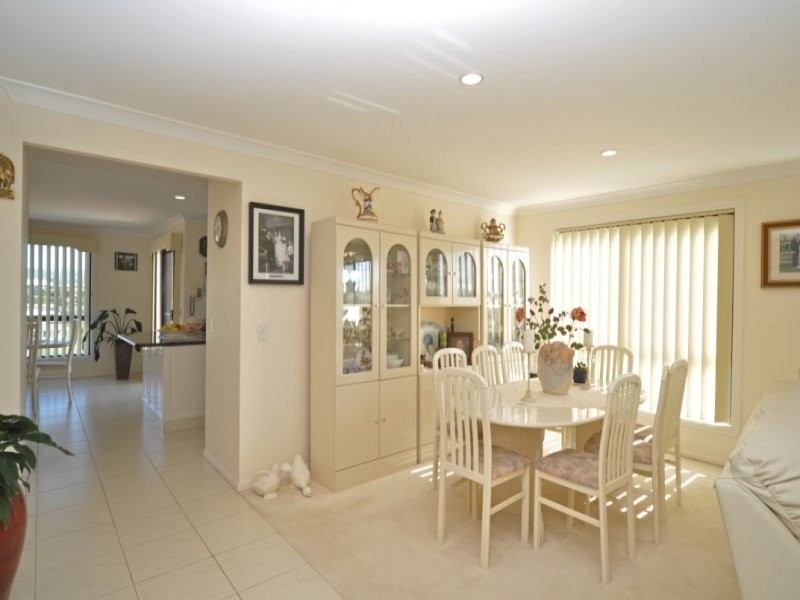 23 Manra Way, Pacific Pines QLD 4211