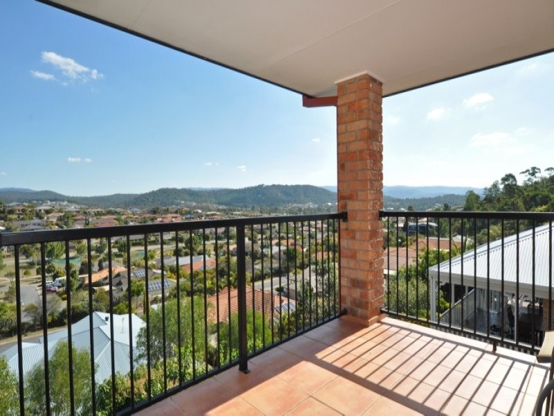 23 Manra Way, Pacific Pines QLD 4211