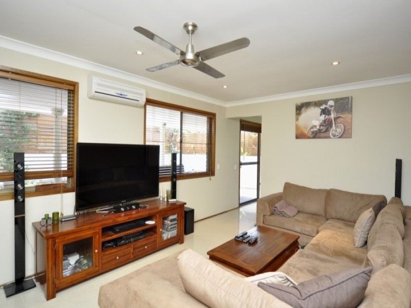46 Camelot Crescent, Hollywell QLD 4216