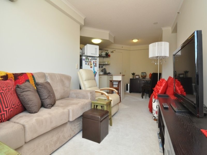 37/542 Marine Parade, Biggera Waters QLD 4216