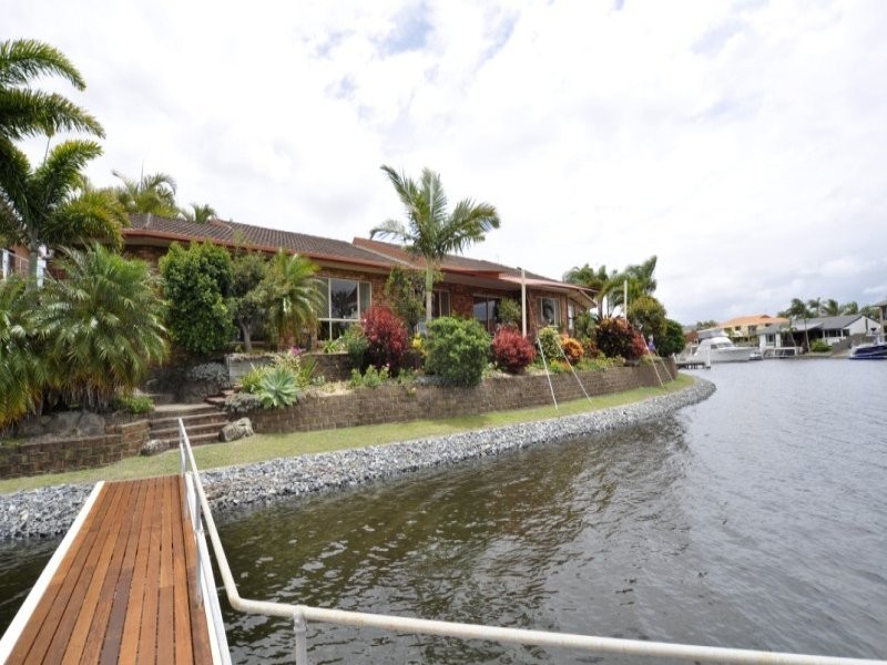 19 Erave Avenue, Runaway Bay QLD 4216
