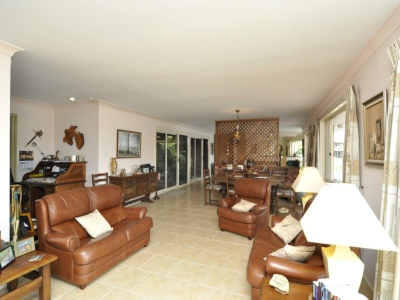 19 Erave Avenue, Runaway Bay QLD 4216