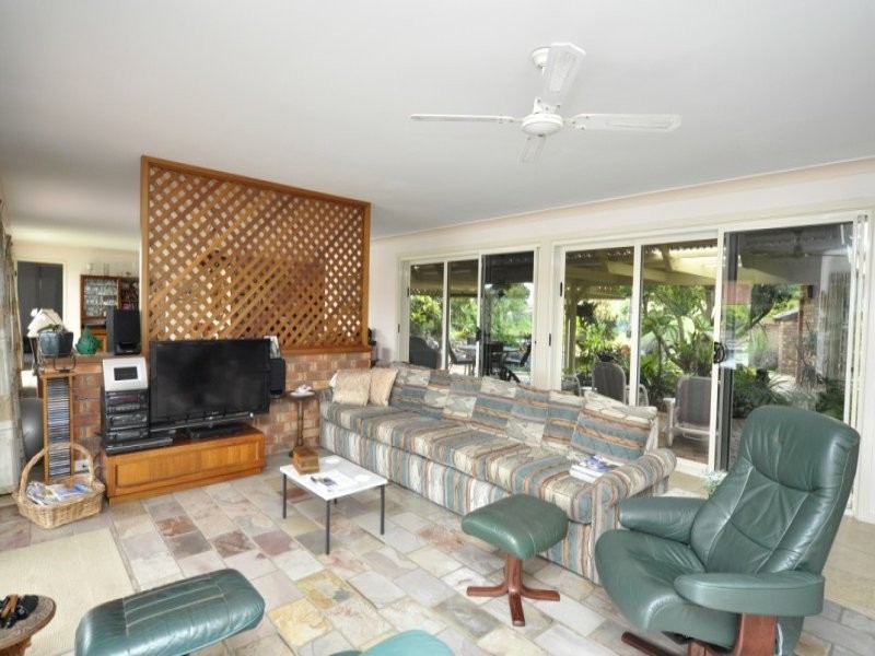 19 Erave Avenue, Runaway Bay QLD 4216