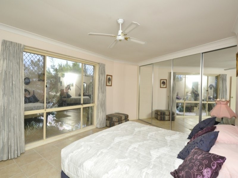 19 Erave Avenue, Runaway Bay QLD 4216