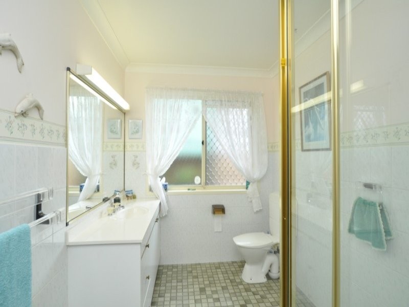 19 Erave Avenue, Runaway Bay QLD 4216