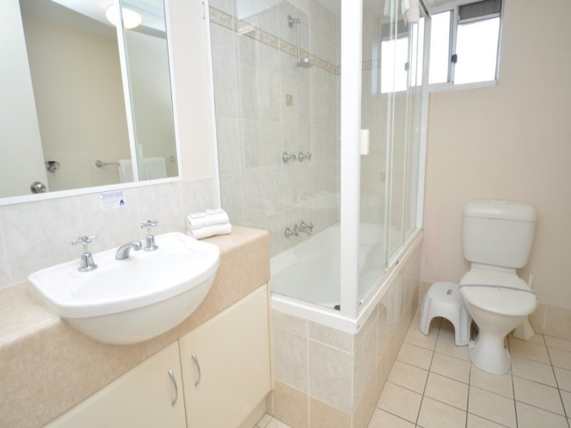 32/484 Marine Parade, Biggera Waters QLD 4216