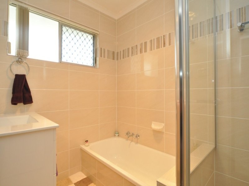 61 Ocean Street, Runaway Bay QLD 4216