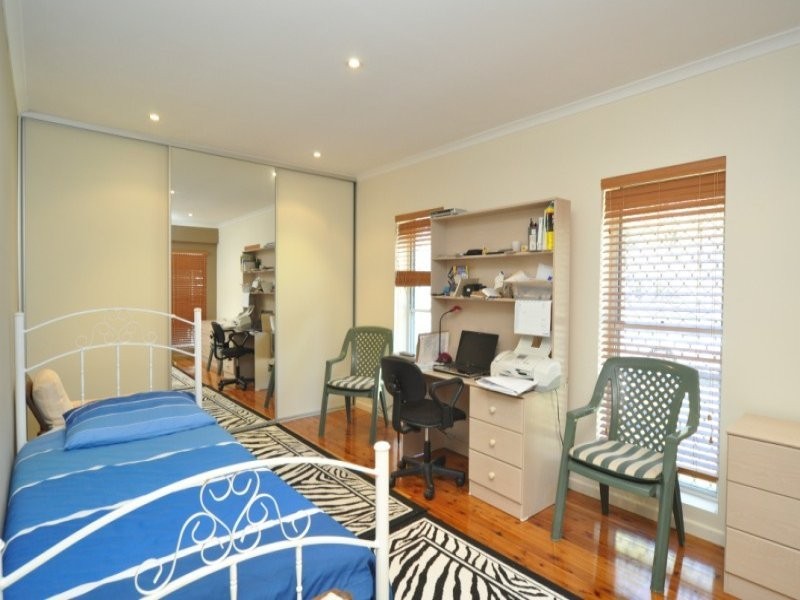 61 Ocean Street, Runaway Bay QLD 4216