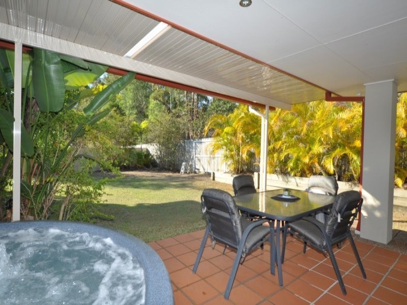 95 Arun Drive, Arundel QLD 4214