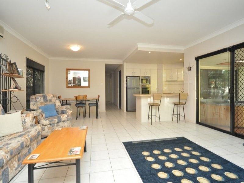 95 Arun Drive, Arundel QLD 4214