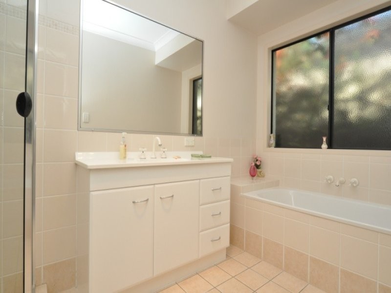 95 Arun Drive, Arundel QLD 4214