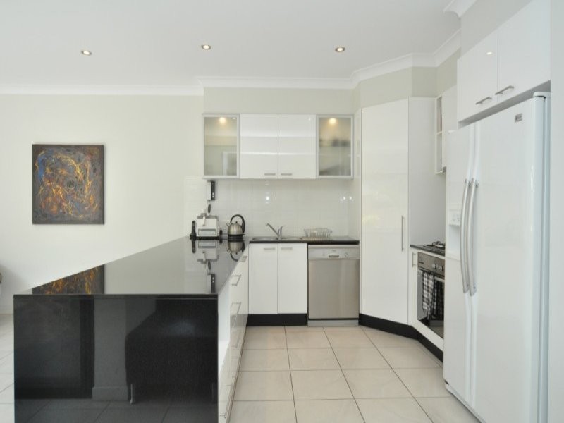 1/40 Bayview Street, Runaway Bay QLD 4216