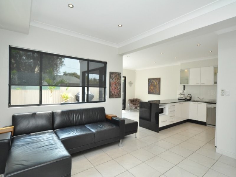 1/40 Bayview Street, Runaway Bay QLD 4216