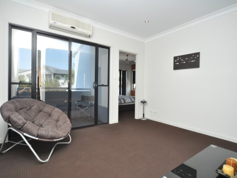 1/40 Bayview Street, Runaway Bay QLD 4216