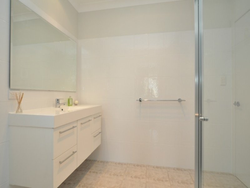 1/40 Bayview Street, Runaway Bay QLD 4216