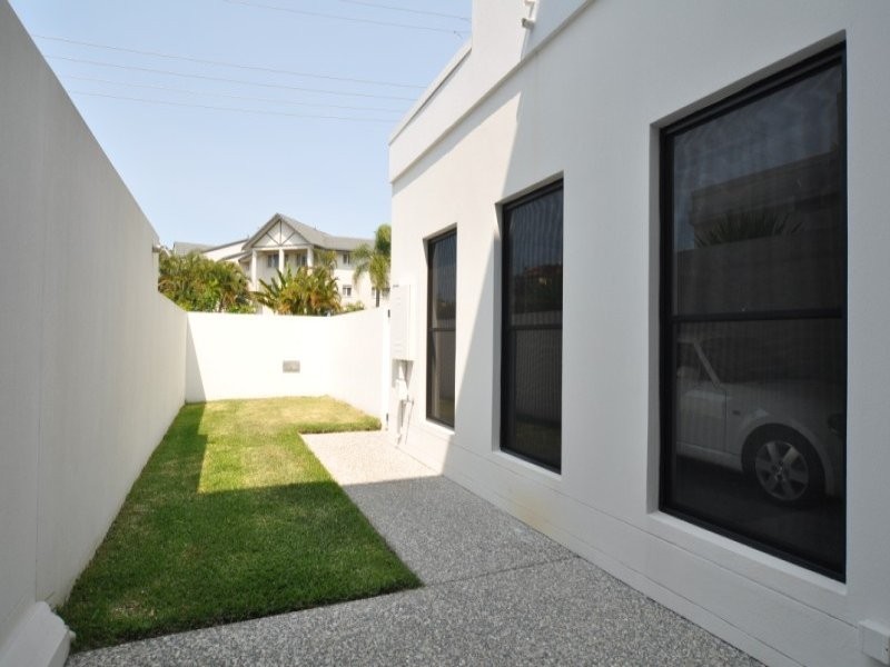 1/40 Bayview Street, Runaway Bay QLD 4216