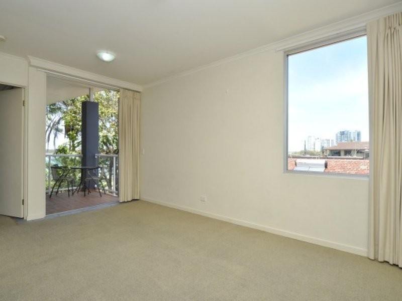 17/414 Marine Parade, Biggera Waters QLD 4216