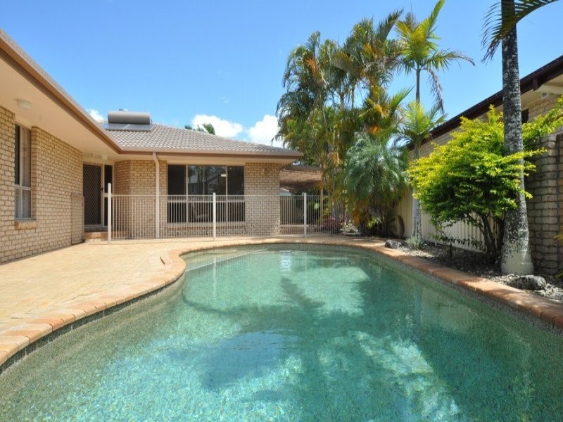 11 Saltbreeze Court, Runaway Bay QLD 4216