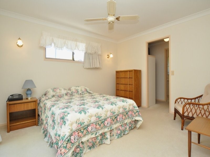 11 Saltbreeze Court, Runaway Bay QLD 4216