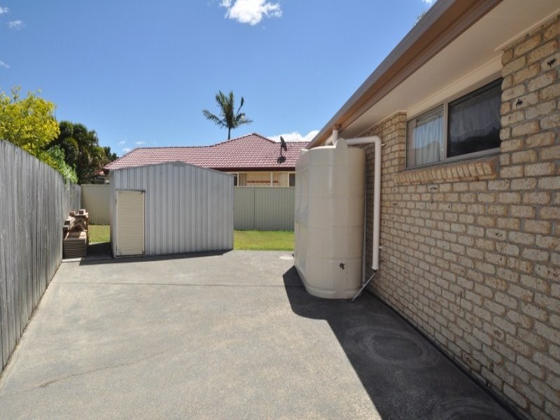 11 Saltbreeze Court, Runaway Bay QLD 4216