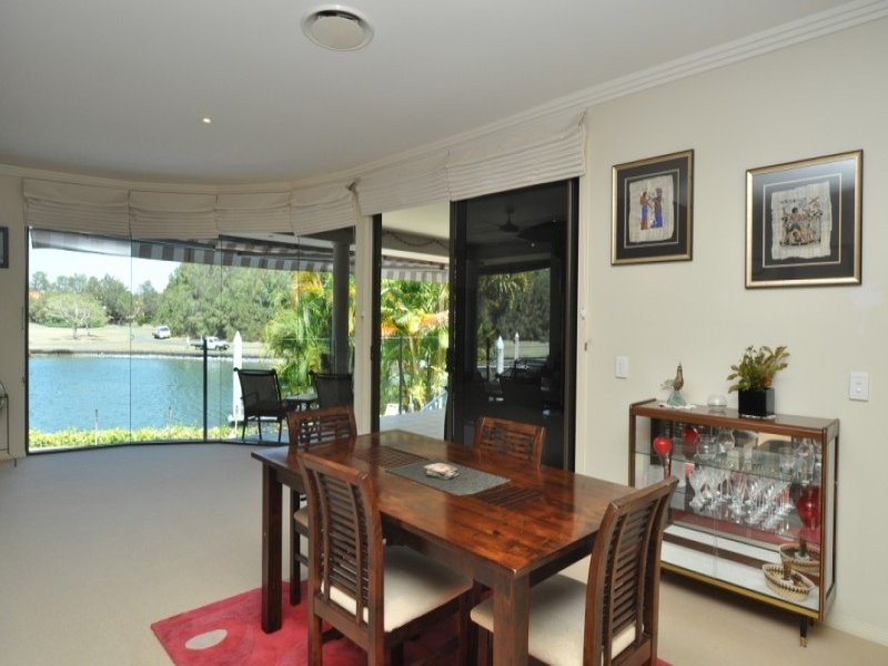 2101 Carlton Close, Hope Island QLD 4212