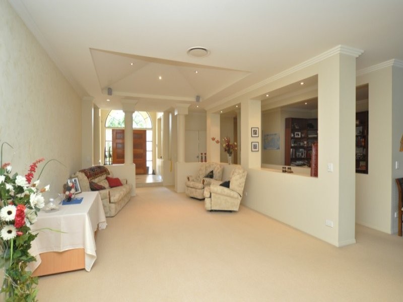 2101 Carlton Close, Hope Island QLD 4212