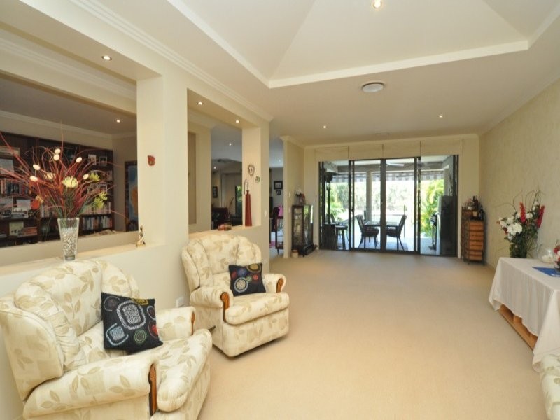 2101 Carlton Close, Hope Island QLD 4212