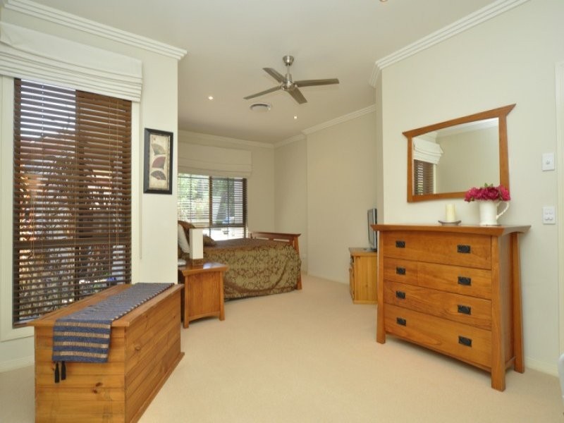 2101 Carlton Close, Hope Island QLD 4212