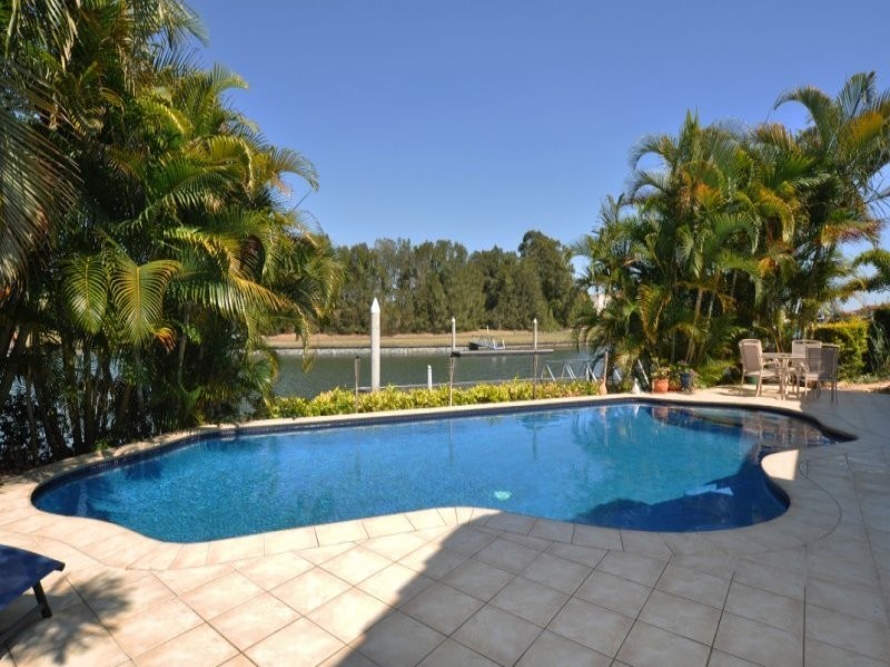 2101 Carlton Close, Hope Island QLD 4212