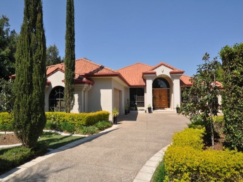 2101 Carlton Close, Hope Island QLD 4212