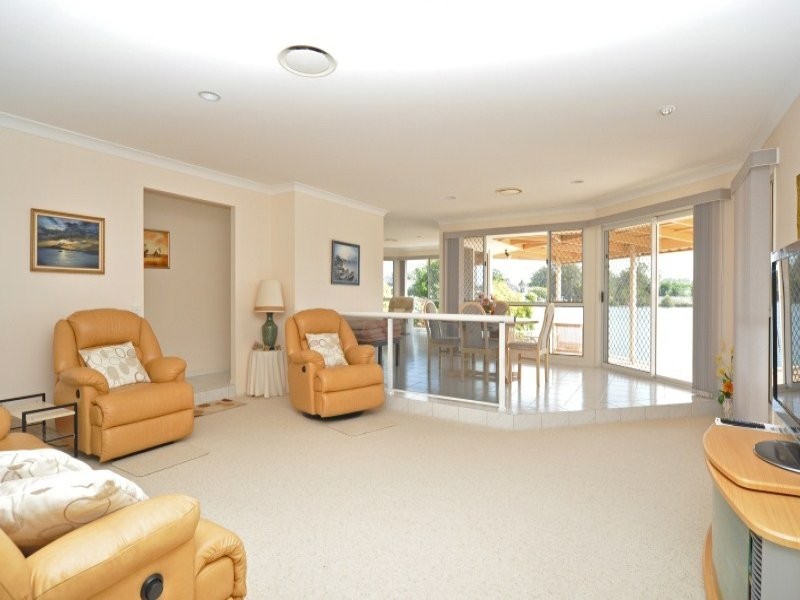 15 Clipper Court, Biggera Waters QLD 4216