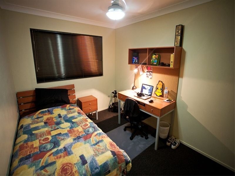 4/7 Brown Street, Labrador QLD 4215