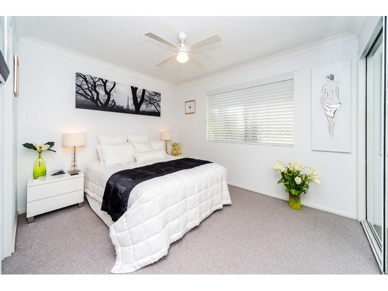 6/65 Bayview Street, Runaway Bay QLD 4216