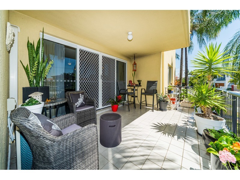 6/65 Bayview Street, Runaway Bay QLD 4216