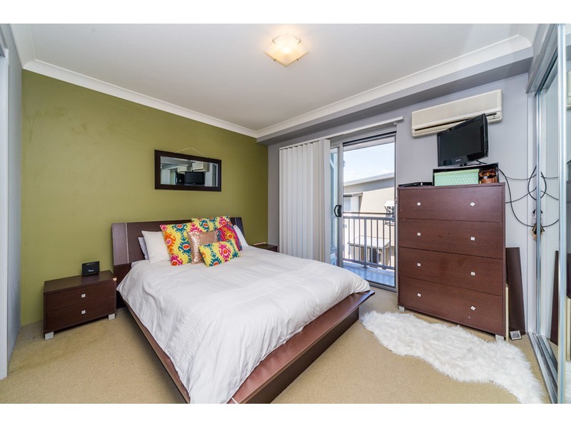 12/22 Oleander Avenue, Biggera Waters QLD 4216