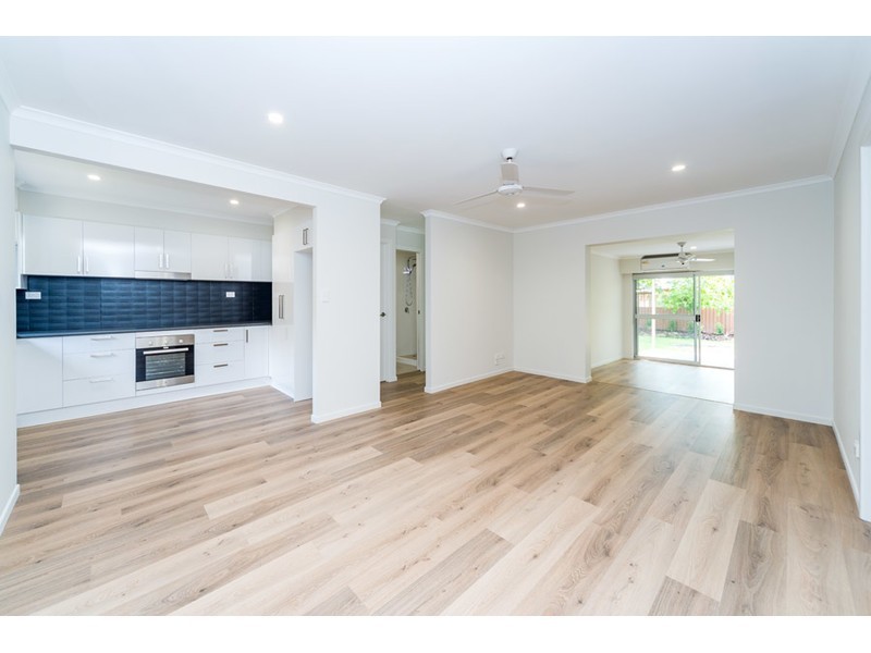 18 Barnard Street, Biggera Waters QLD 4216