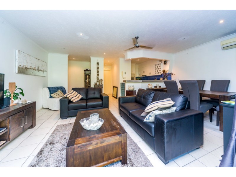 10/4 Madang Crescent, Runaway Bay QLD 4216