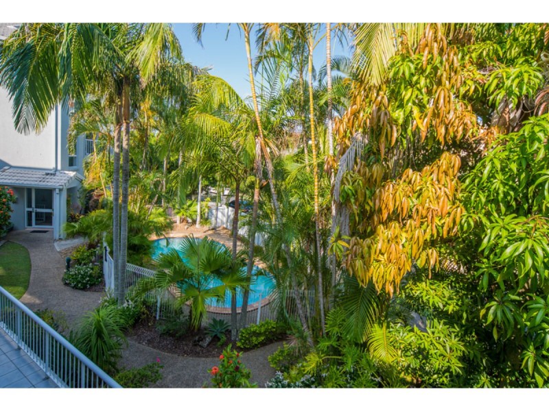 10/4 Madang Crescent, Runaway Bay QLD 4216