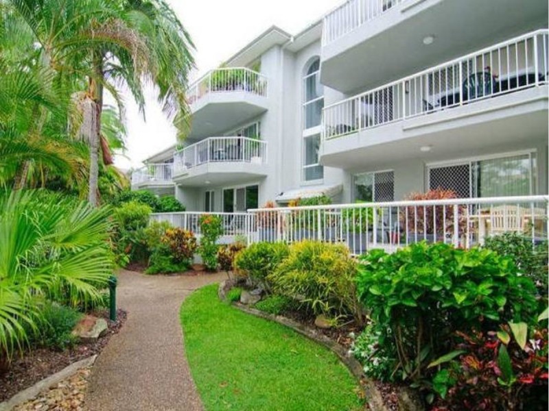 10/4 Madang Crescent, Runaway Bay QLD 4216