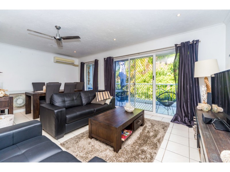 10/4 Madang Crescent, Runaway Bay QLD 4216