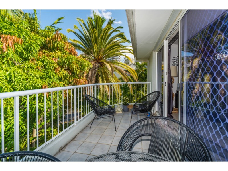 10/4 Madang Crescent, Runaway Bay QLD 4216