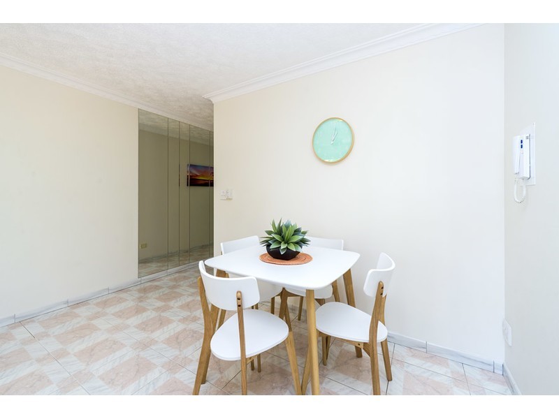 4/12 Canal Avenue, Runaway Bay QLD 4216