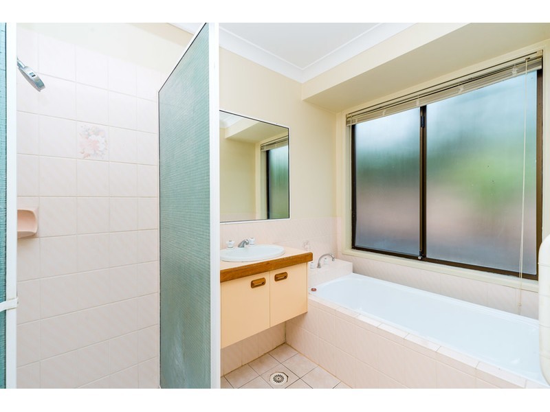 5 Derwent Avenue, Helensvale QLD 4212