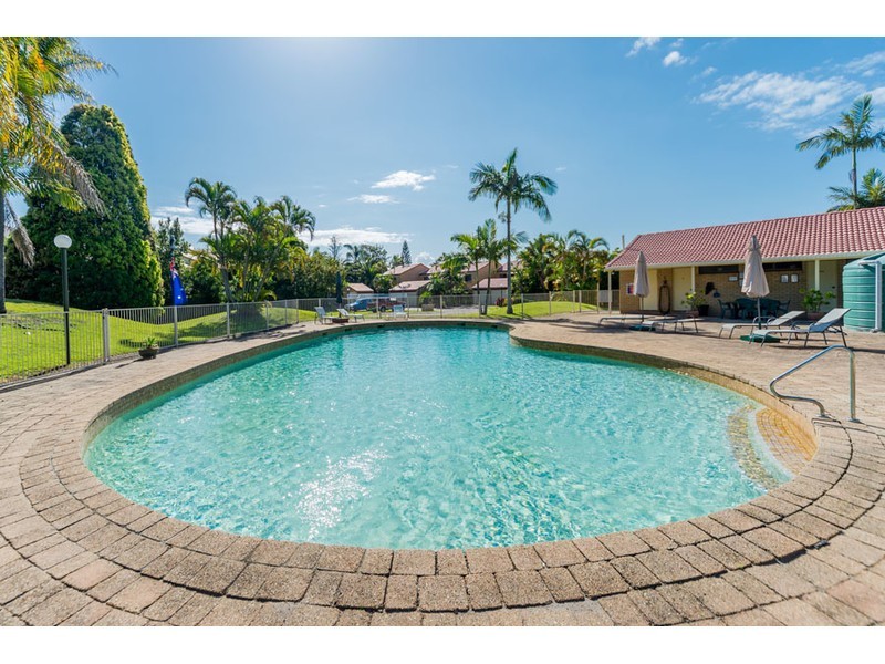 15/106 Bayview Street, Runaway Bay QLD 4216