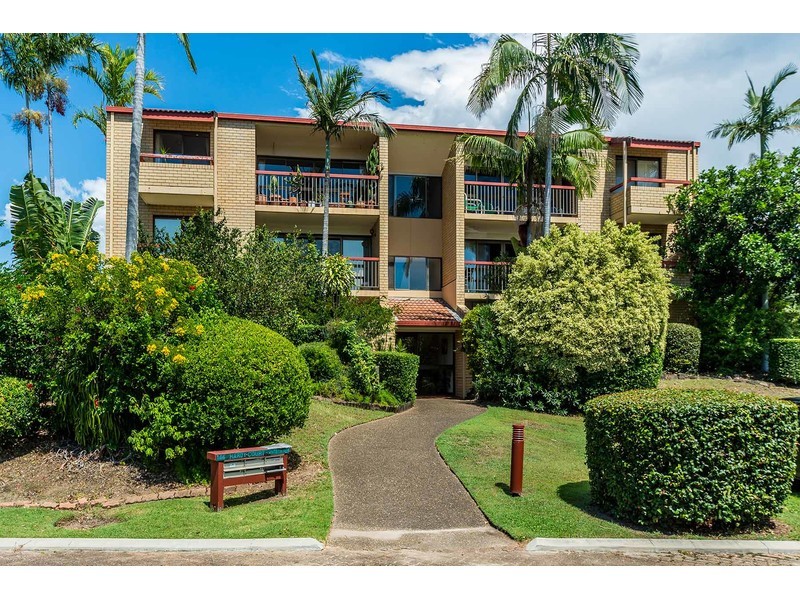 15/106 Bayview Street, Runaway Bay QLD 4216