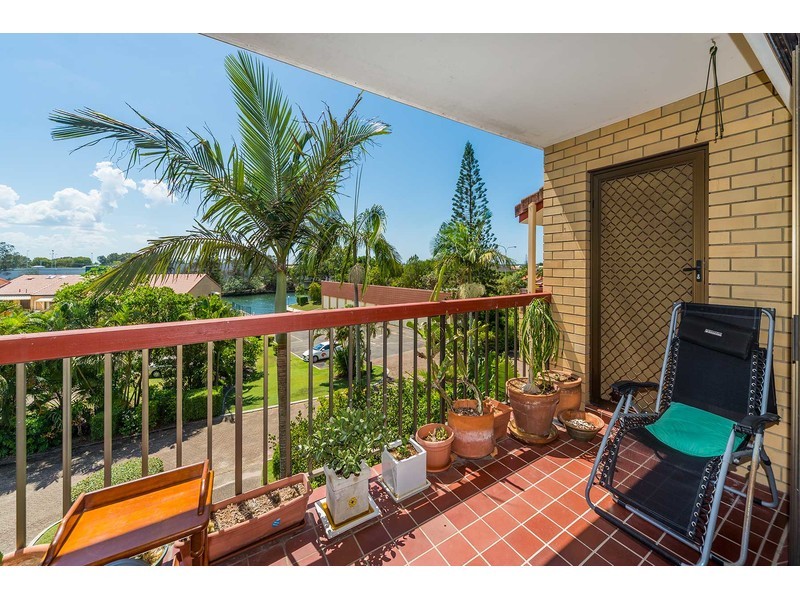 15/106 Bayview Street, Runaway Bay QLD 4216