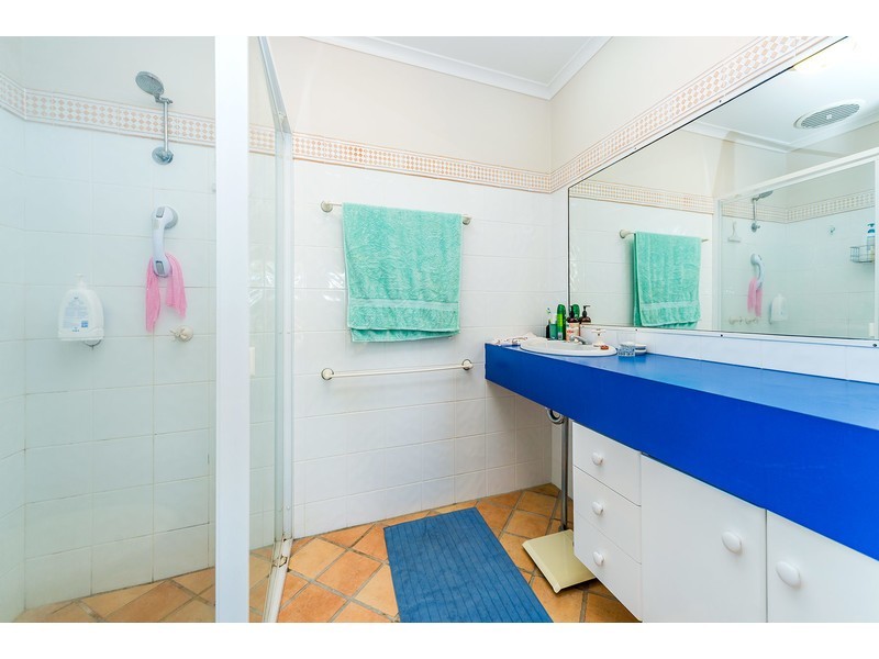 15/106 Bayview Street, Runaway Bay QLD 4216