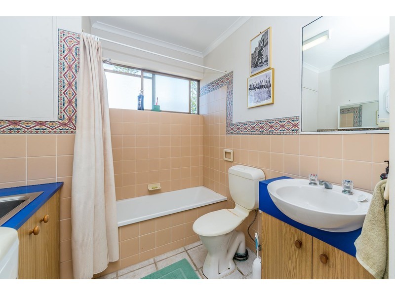 15/106 Bayview Street, Runaway Bay QLD 4216