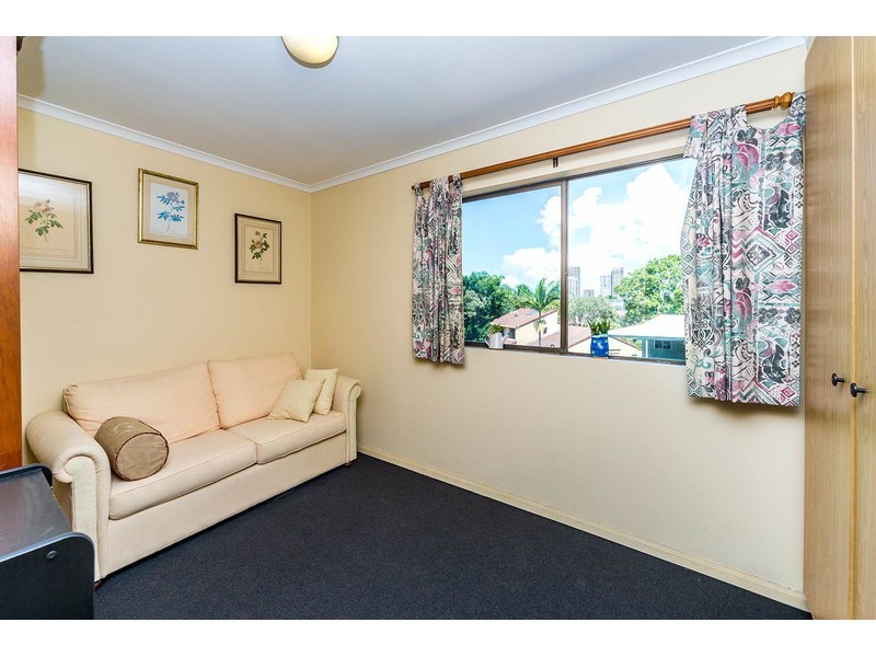 15/106 Bayview Street, Runaway Bay QLD 4216
